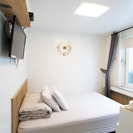 K Stay Guesthouse Myeongdong First Seoul Exterior photo